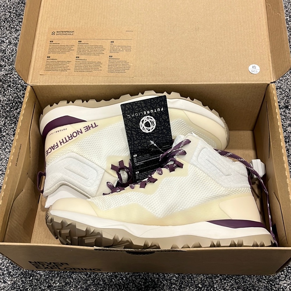 The North Face Activist Mid Futurelight Hiking Boots NWT